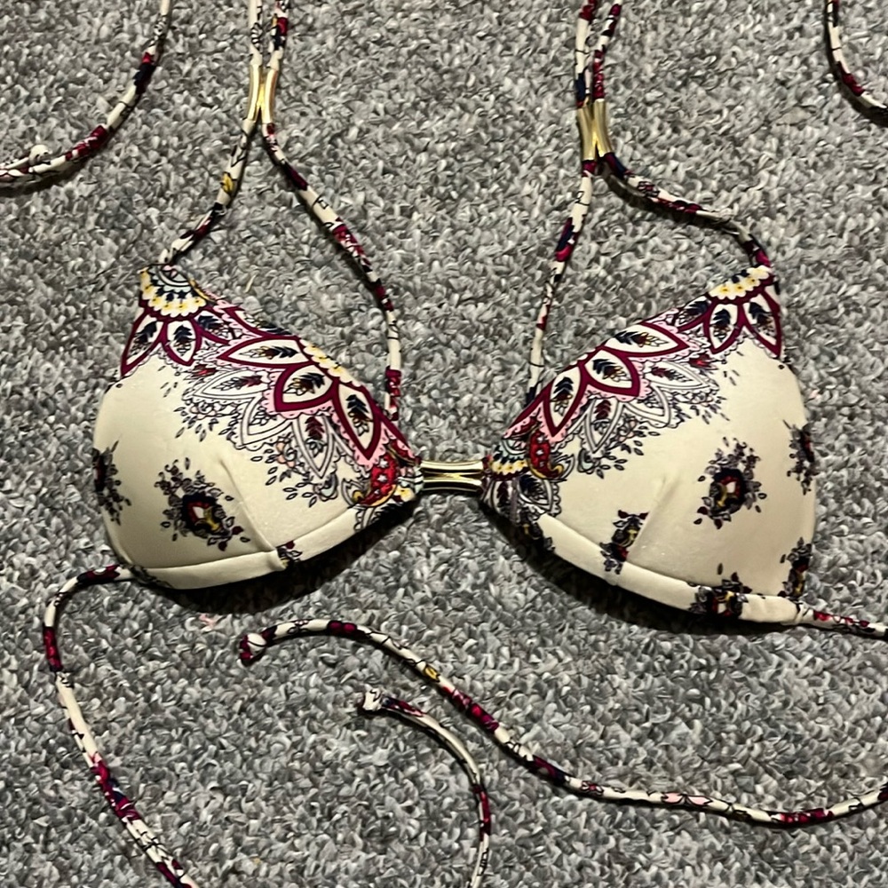 Ardene bathing suit top size XS